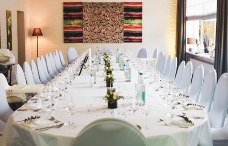 Gedeckte Tafel für private Feiern