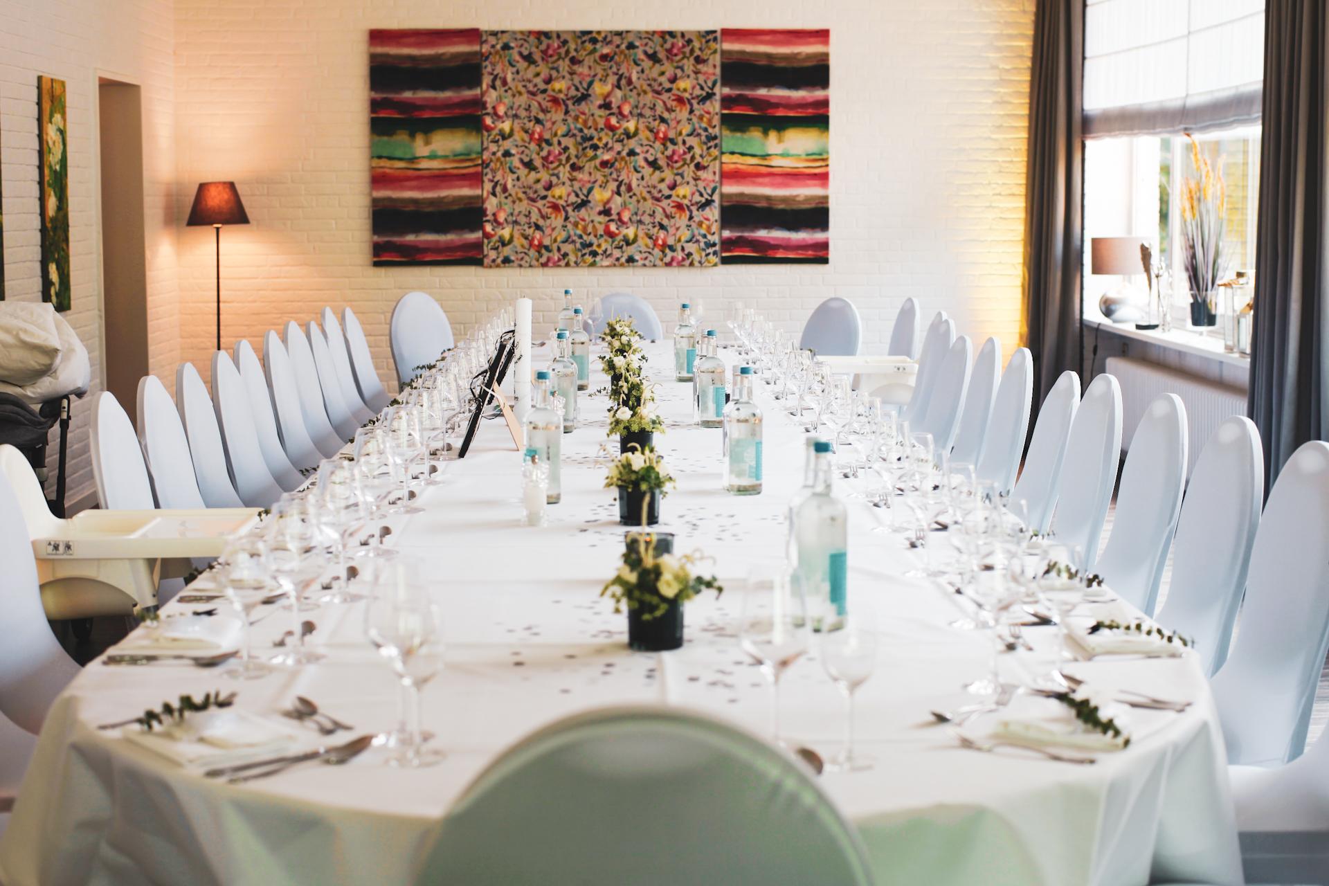 Gedeckte Tafel für private Feiern